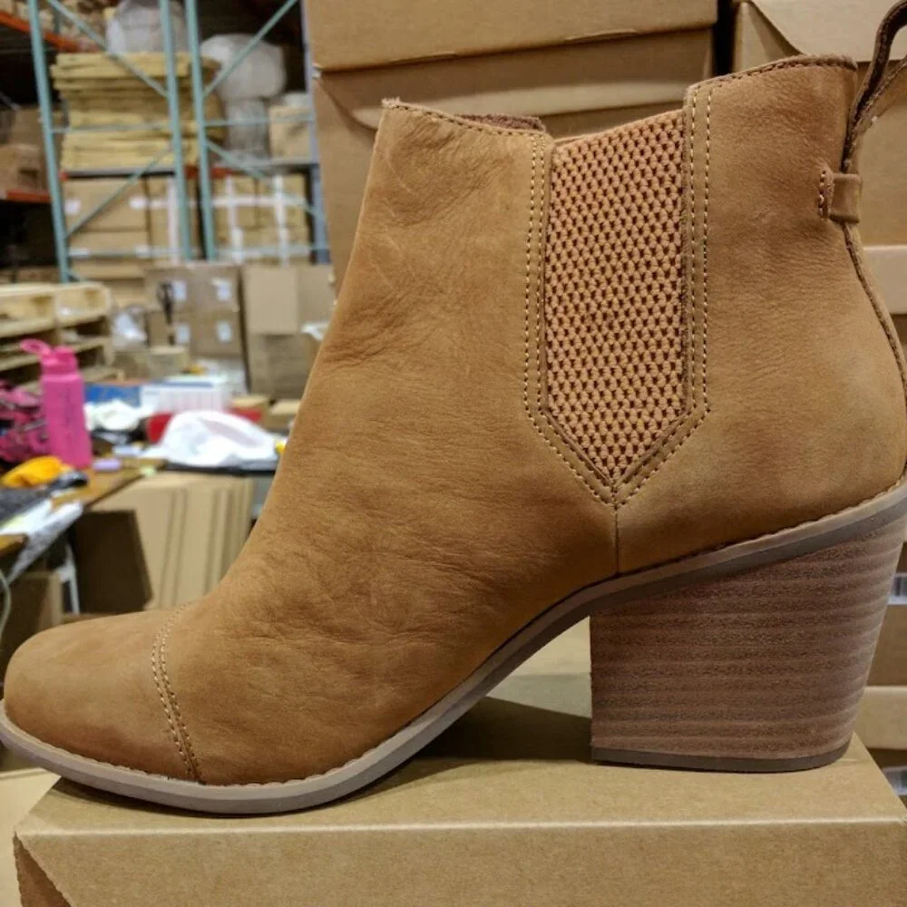 TOMS Womens Everly Pull On Ankle Boots, Tan, 9